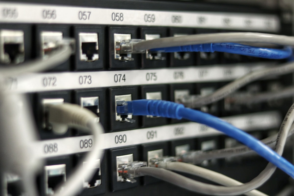 All in One 路由虚拟机：OpenWrt、RouterOS、爱快、iStoreOS